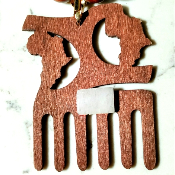 NEW 18" Wood Necklace Featuring Selenite Stone! Wood Beads. African Comb Design. - Picture 4 of 5